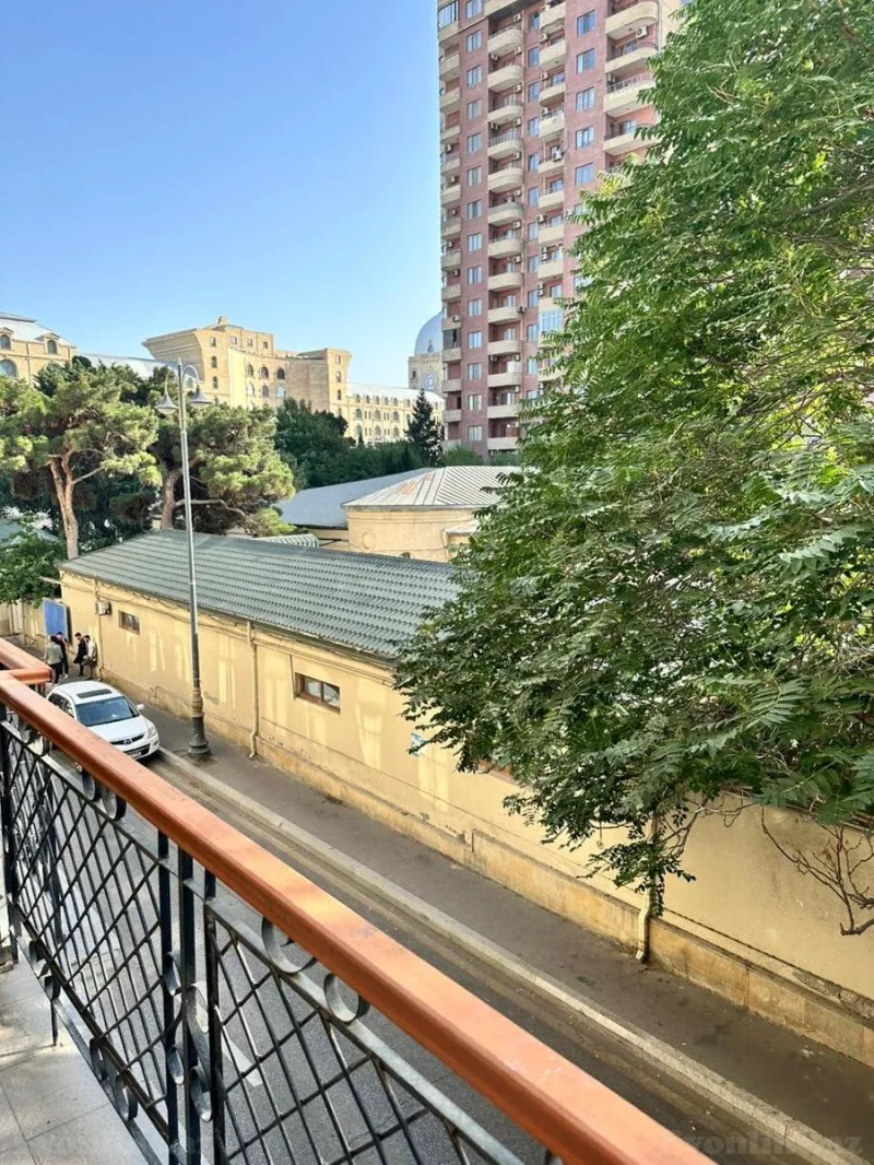 Satılır 2 otaqlı Mənzil Köhnə tikili 70 m² Nəsimi r. - şəkil 15