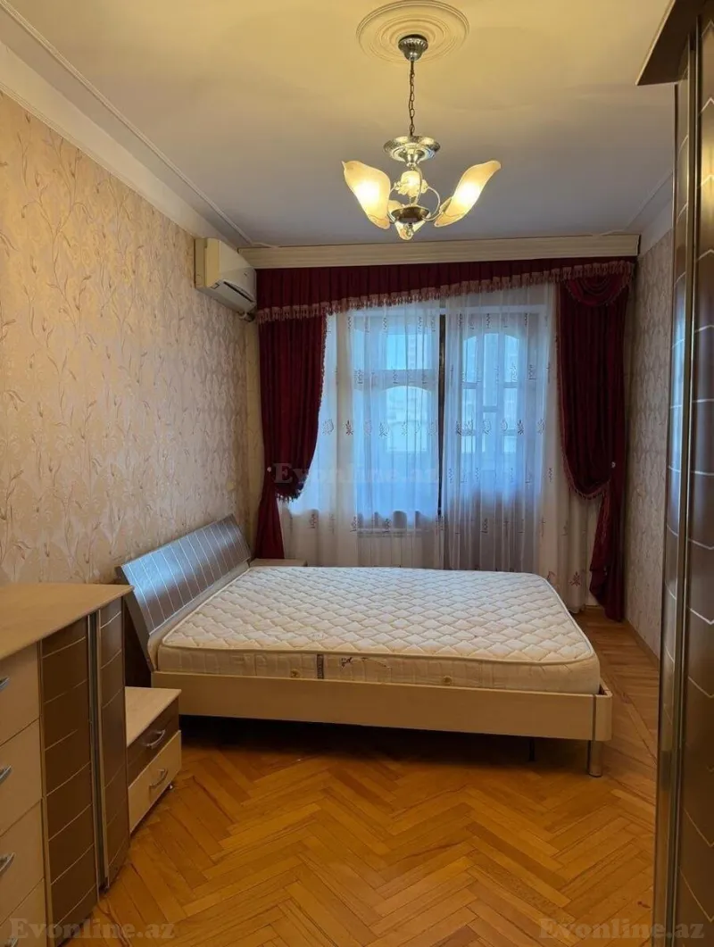 Satılır 2 otaqlı Mənzil Köhnə tikili 60 m² Sahil m.
