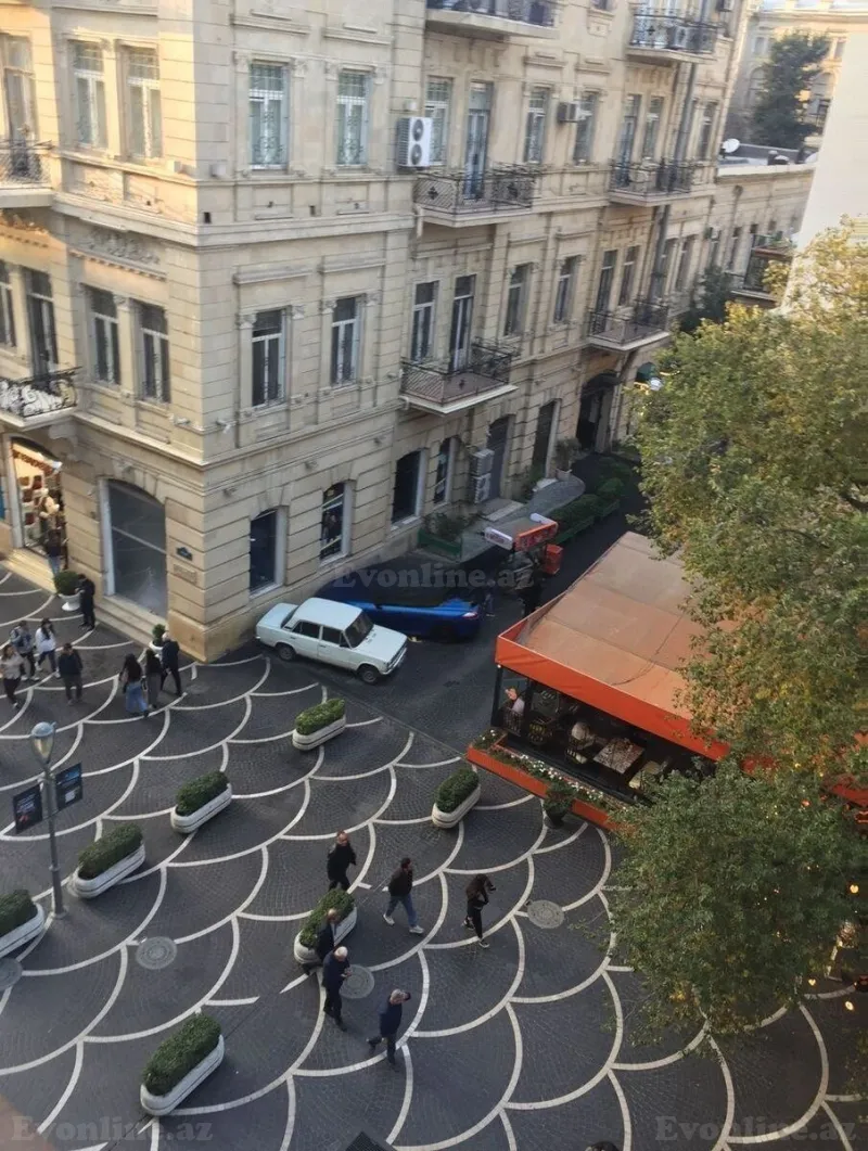 Satılır 2 otaqlı Mənzil Köhnə tikili 60 m² Sahil m. - şəkil 4
