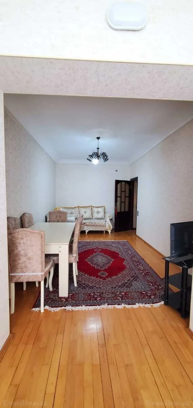 Kirayə verilir 3 otaqlı Mənzil Köhnə tikili 80 m² 7-ci mikrorayon