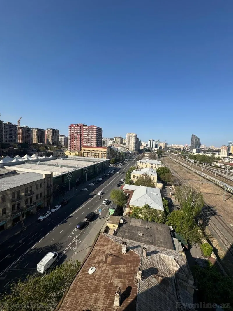 4 otaqlı Mənzil 147 m² 28 May m. Satılır