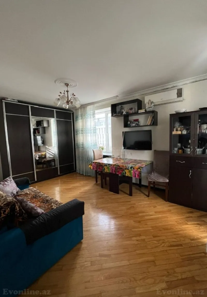 Satılır 2 otaqlı Mənzil Köhnə tikili 40 m² Yasamal r. - şəkil 2