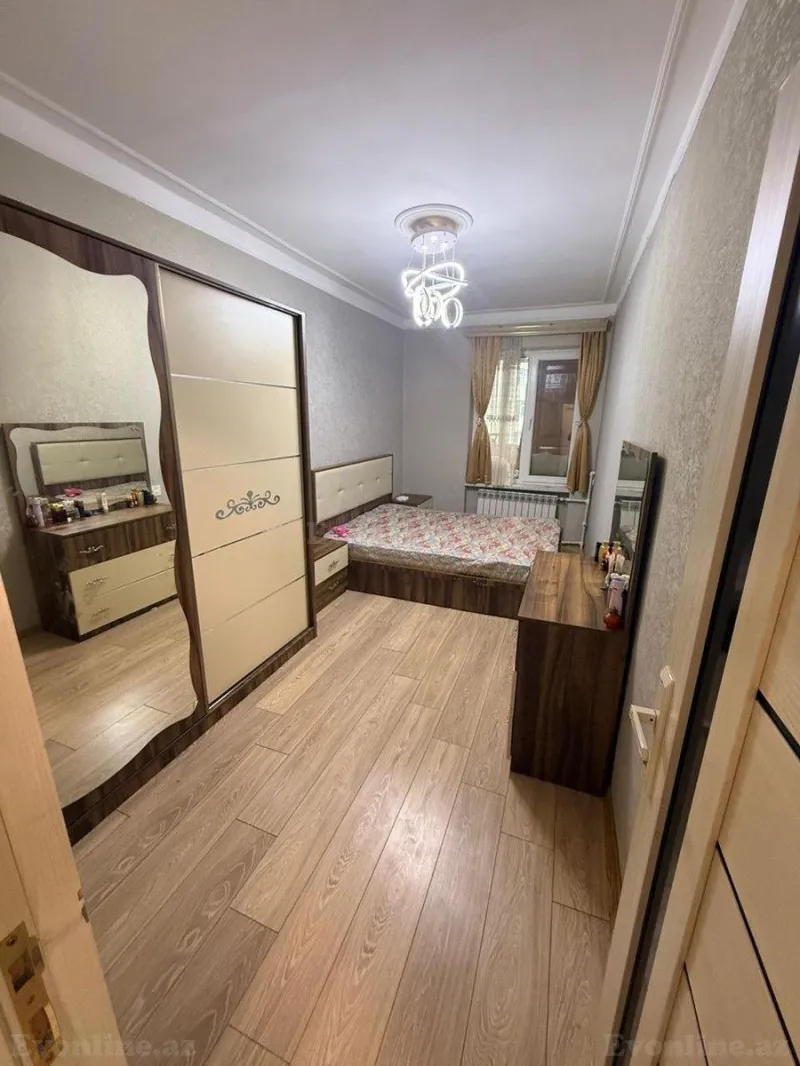 Satılır 3 otaqlı Mənzil Köhnə tikili 70 m² Nərimanov r. - şəkil 3