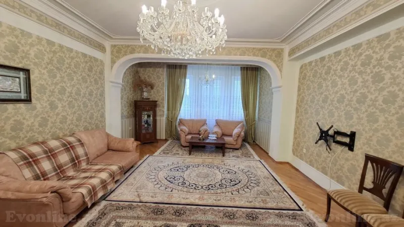 Satılır 4 otaqlı Mənzil Yeni tikili 160 m² 8 Noyabr m. - şəkil 3