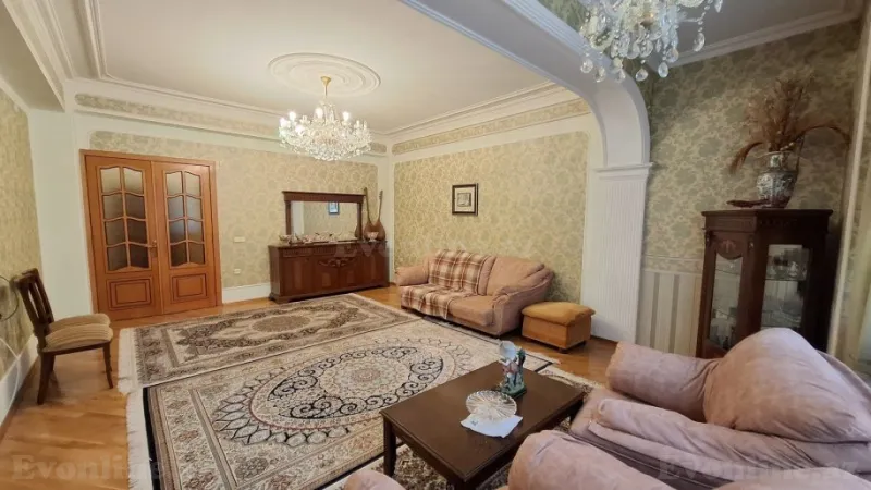 Satılır 4 otaqlı Mənzil Yeni tikili 160 m² 8 Noyabr m. - şəkil 6