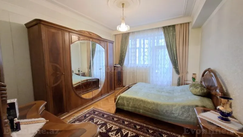 Satılır 4 otaqlı Mənzil Yeni tikili 160 m² 8 Noyabr m. - şəkil 8