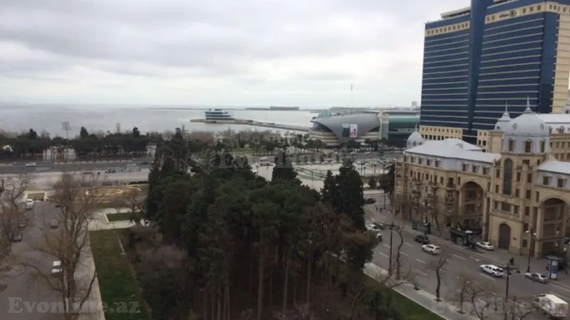 Kirayə verilir 3 otaqlı Mənzil Köhnə tikili 110 m² 28 May m.