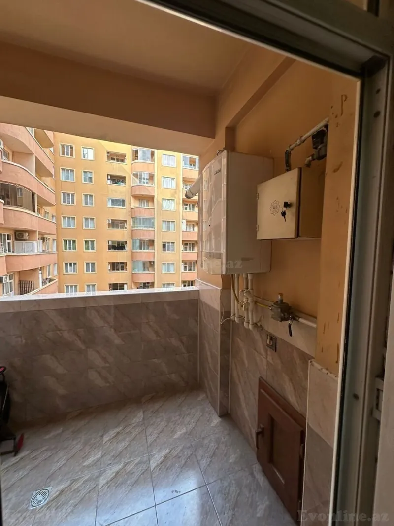 Satılır 3 otaqlı Mənzil Köhnə tikili 127 m² Sabunçu r. - şəkil 2