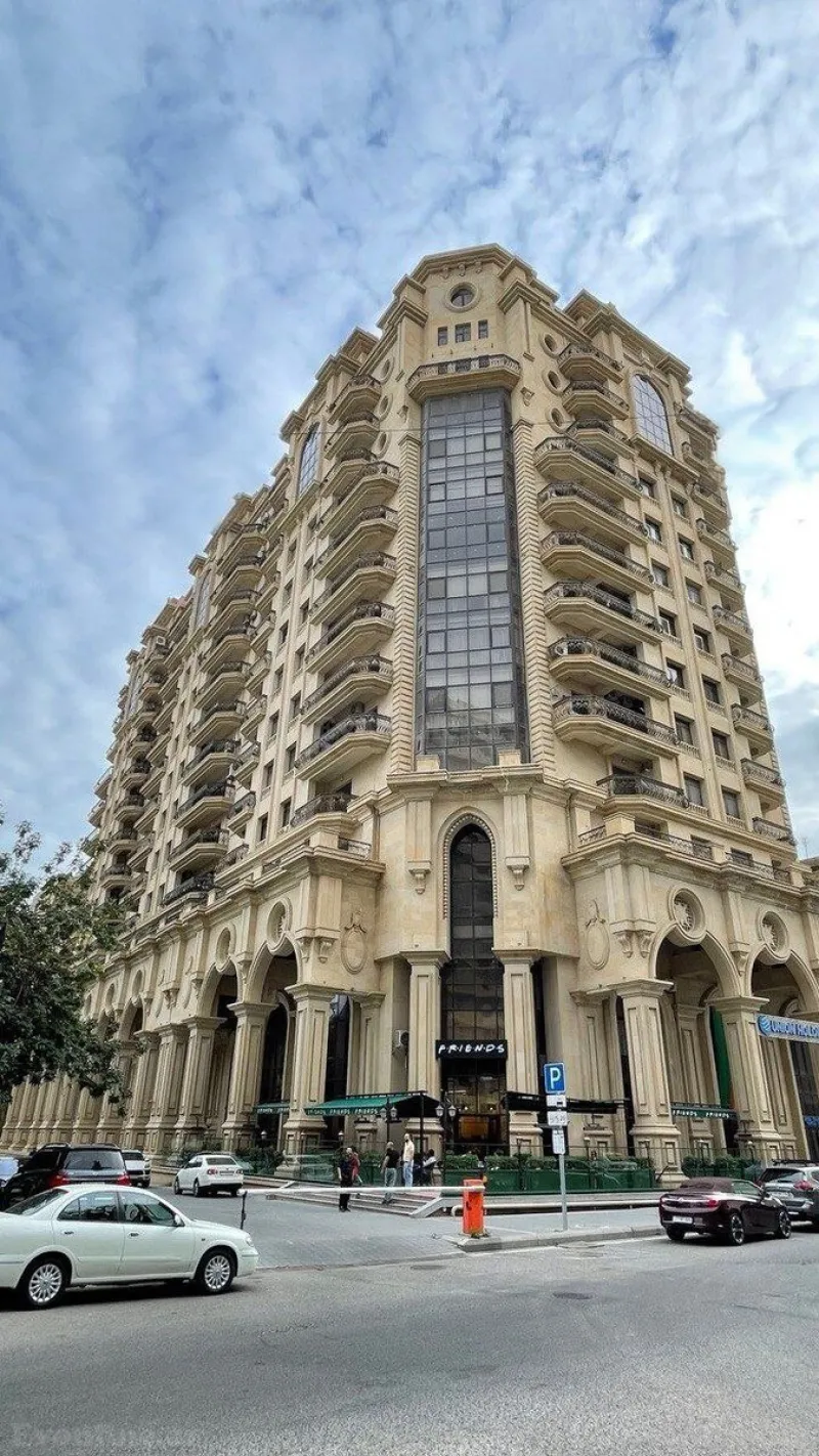 4 otaqlı Mənzil 240 m² Nizami m. Satılır