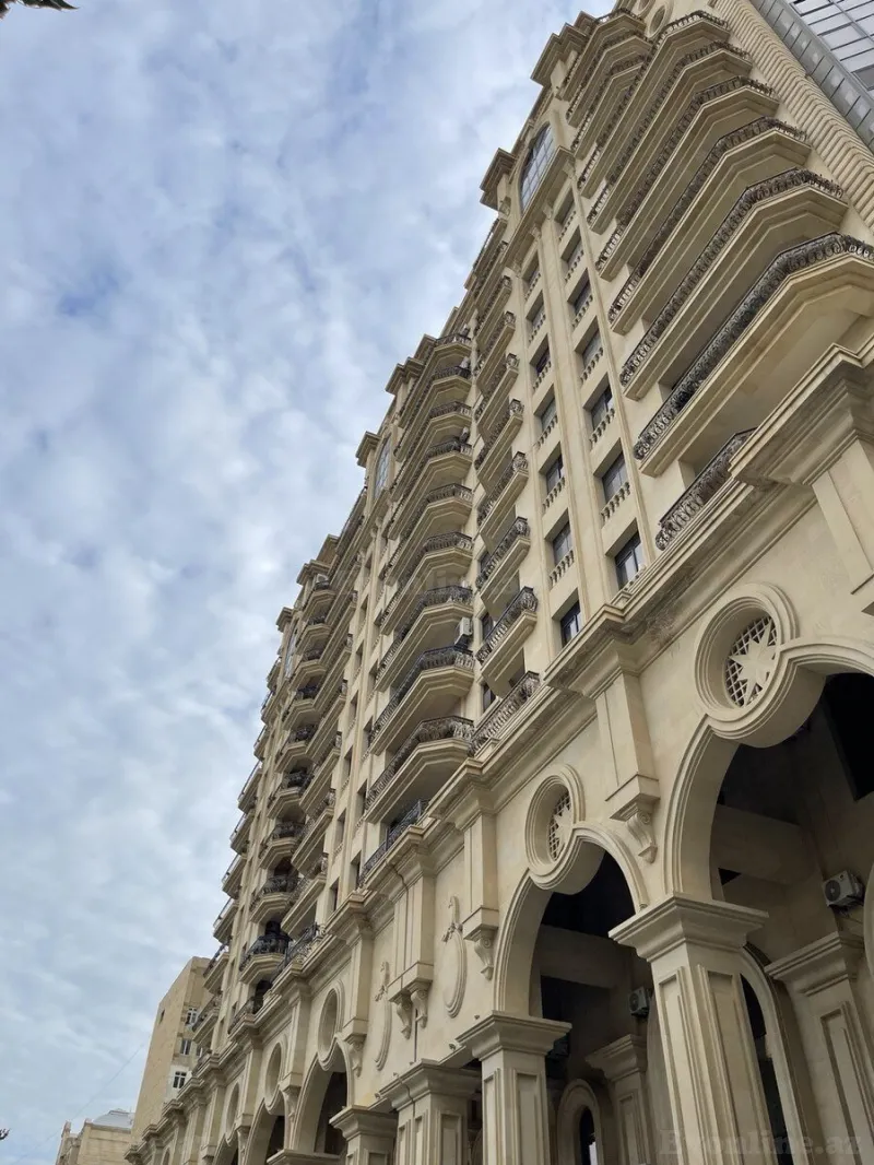 Satılır 4 otaqlı Mənzil Yeni tikili 240 m² Nizami m. - şəkil 27