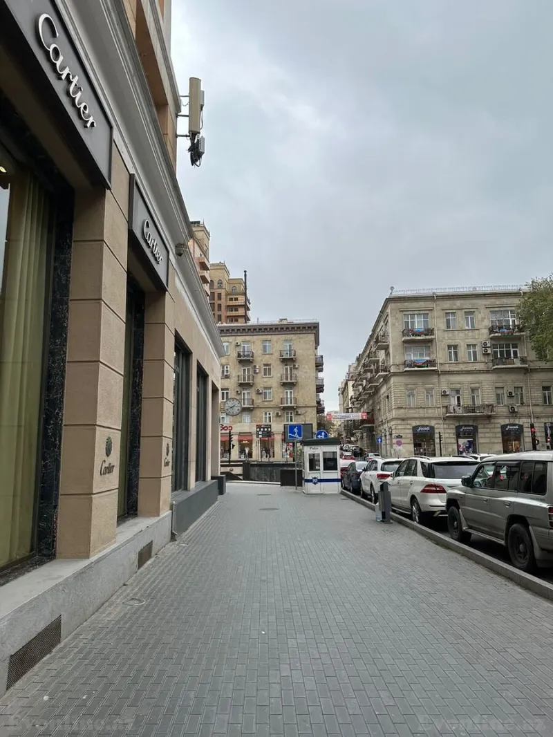 Satılır 3 otaqlı Mənzil Köhnə tikili 120 m² Sahil m.