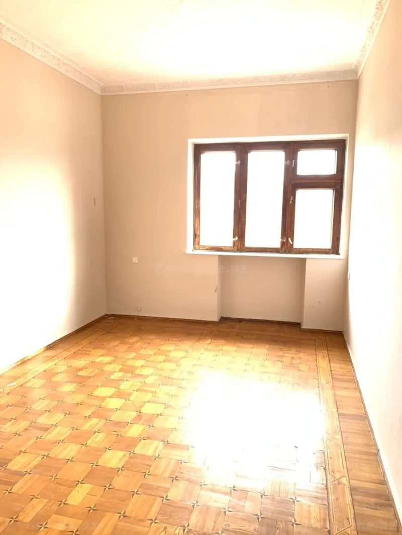Satılır 3 otaqlı Mənzil Köhnə tikili 120 m² Sahil m. - şəkil 5