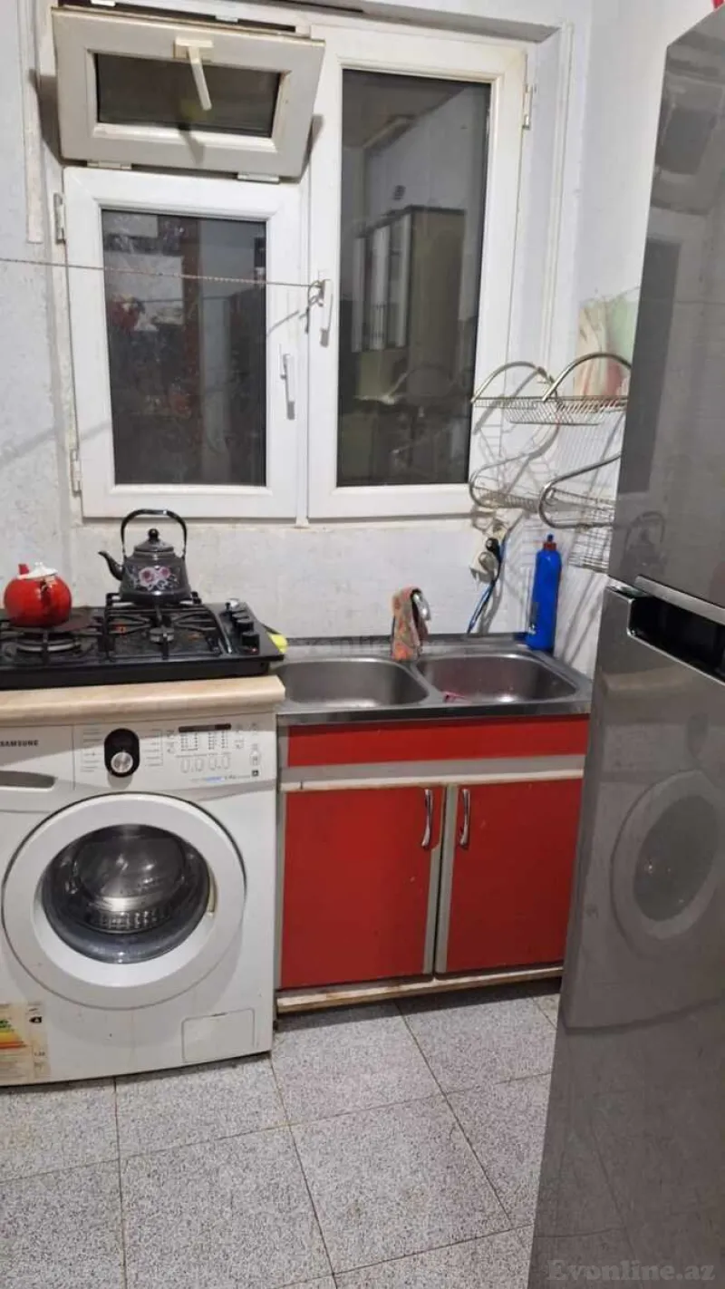 Kirayə verilir 2 otaqlı Mənzil Köhnə tikili 45 m² İnşaatçılar m. - şəkil 3