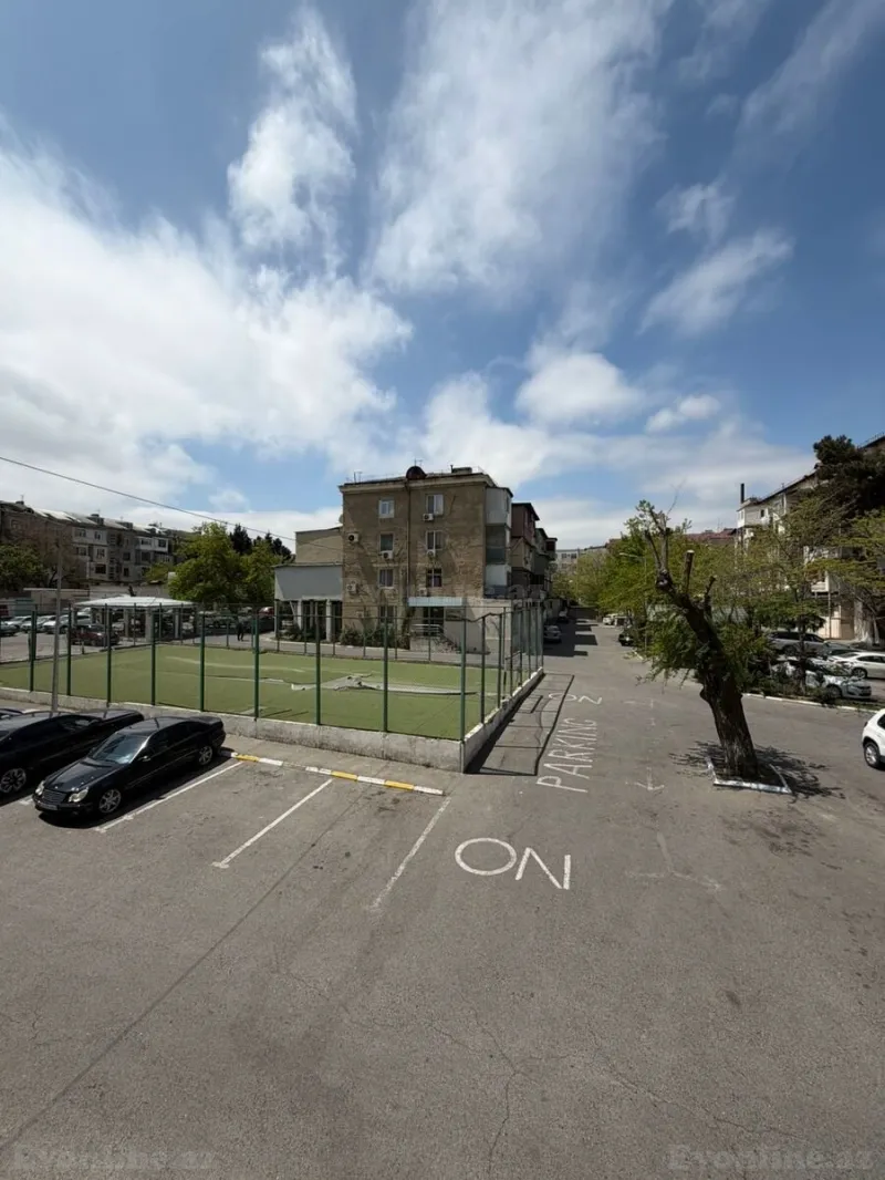 Satılır 3 otaqlı Mənzil Köhnə tikili 90 m² Yasamal