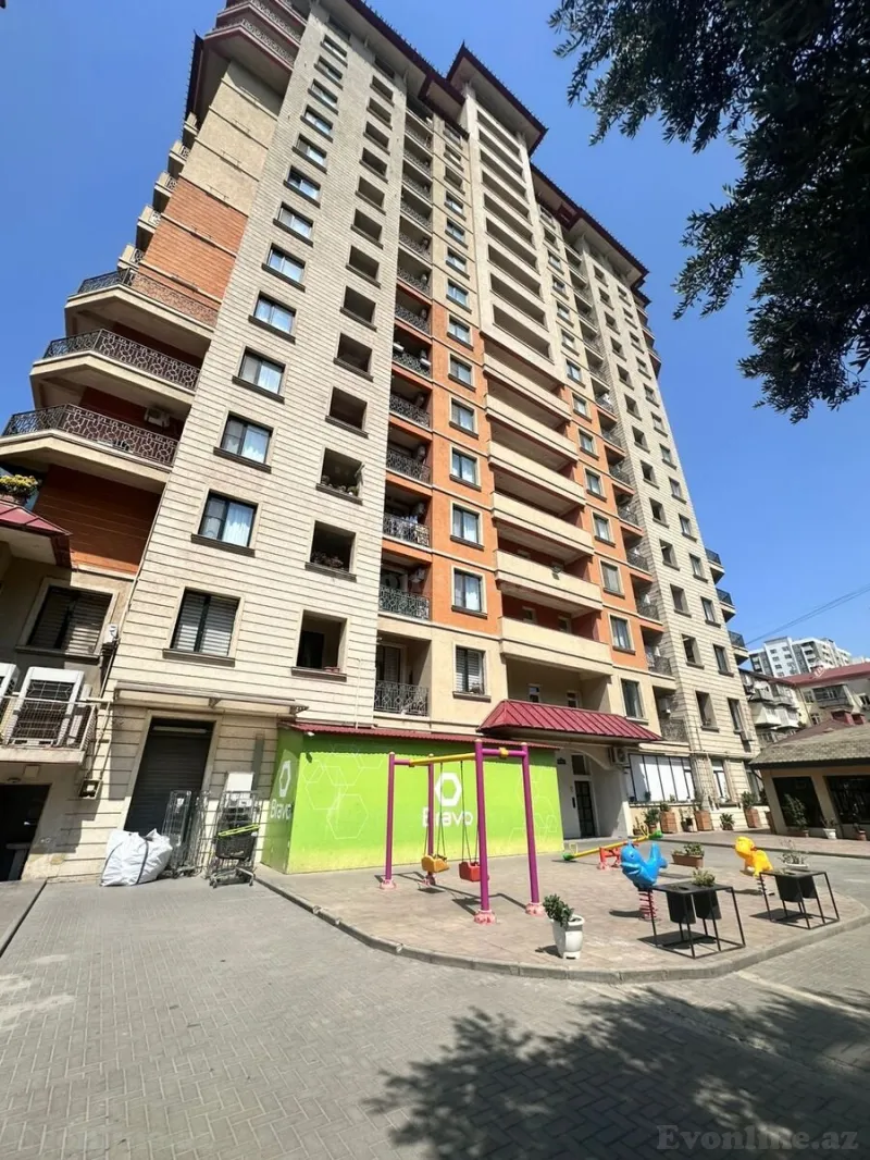 Satılır 2 otaqlı Mənzil Yeni tikili 106 m² Qara Qarayev m.