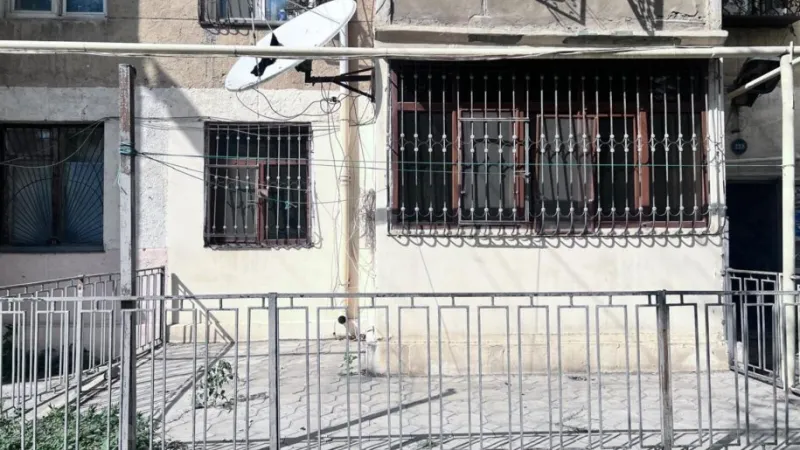 Satılır 3 otaqlı Mənzil Köhnə tikili 61 m² 8-ci kilometr