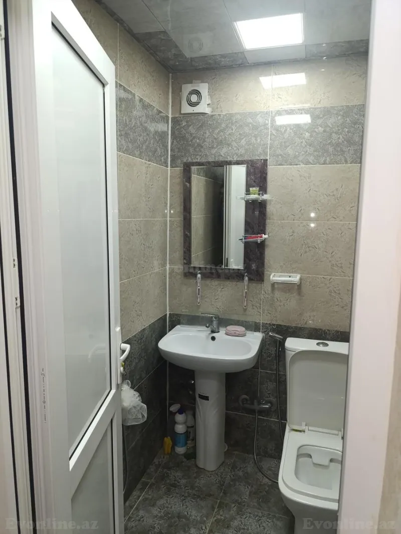 Kirayə verilir 2 otaqlı Mənzil Köhnə tikili 45 m² Qara Qarayev m. - şəkil 2