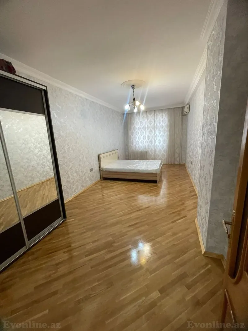 Kirayə verilir 3 otaqlı Mənzil Yeni tikili 120 m² İnşaatçılar m. - şəkil 2