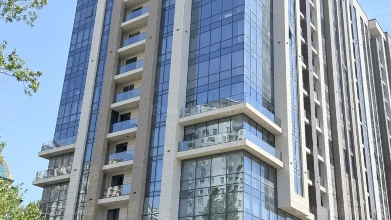 Bakı, Nəsimi r., 28 May m.da 4 otaqlı mənzil satılır