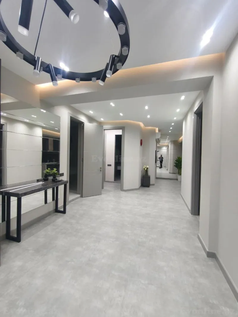 Kirayə verilir 4 otaqlı Mənzil Yeni tikili 190 m² Gənclik m. - şəkil 2