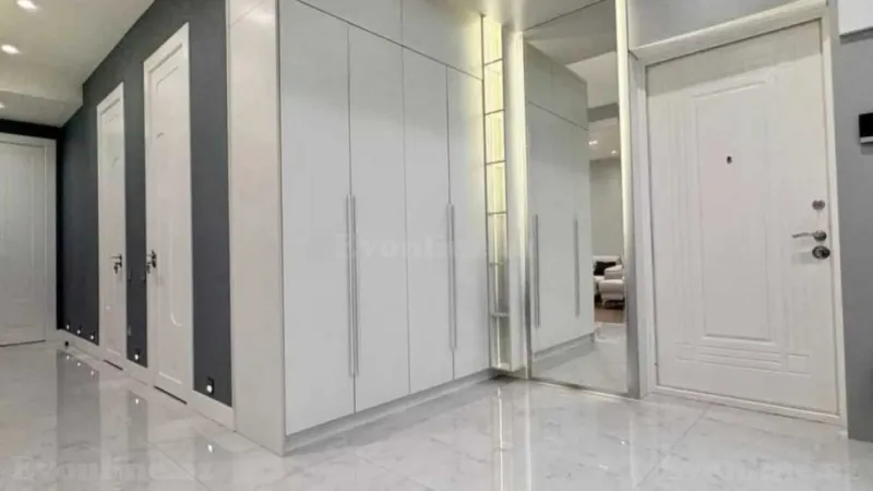 Kirayə verilir 4 otaqlı Mənzil Yeni tikili 190 m² Gənclik m. - şəkil 9