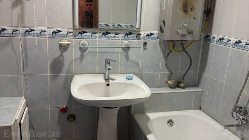 Satılır 2 otaqlı Mənzil Köhnə tikili 75 m² Azadlıq prospekti m. - şəkil 13