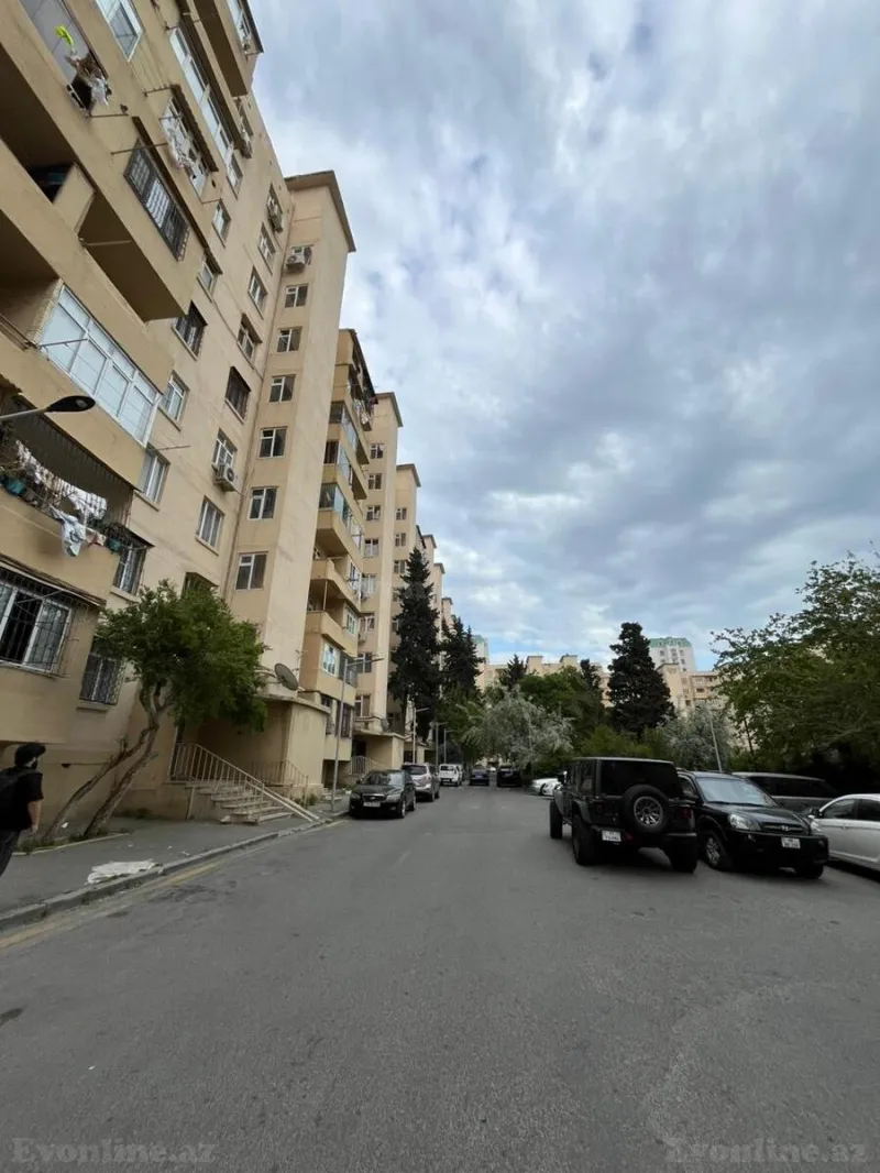 2 otaqlı Mənzil 60 m² Xətai r. Satılır