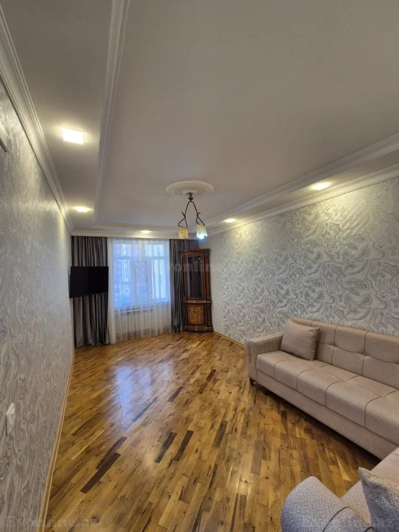 2 otaqlı Mənzil 60 m² Xətai r. Satılır