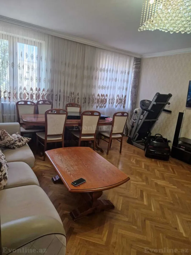 Bakı, Səbail r., Badamdarda 4 otaqlı mənzil satılır