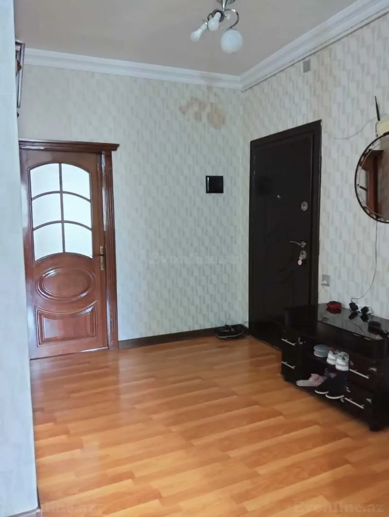 Bakı, Nizami r., 8-ci kilometrda 4 otaqlı mənzil satılır