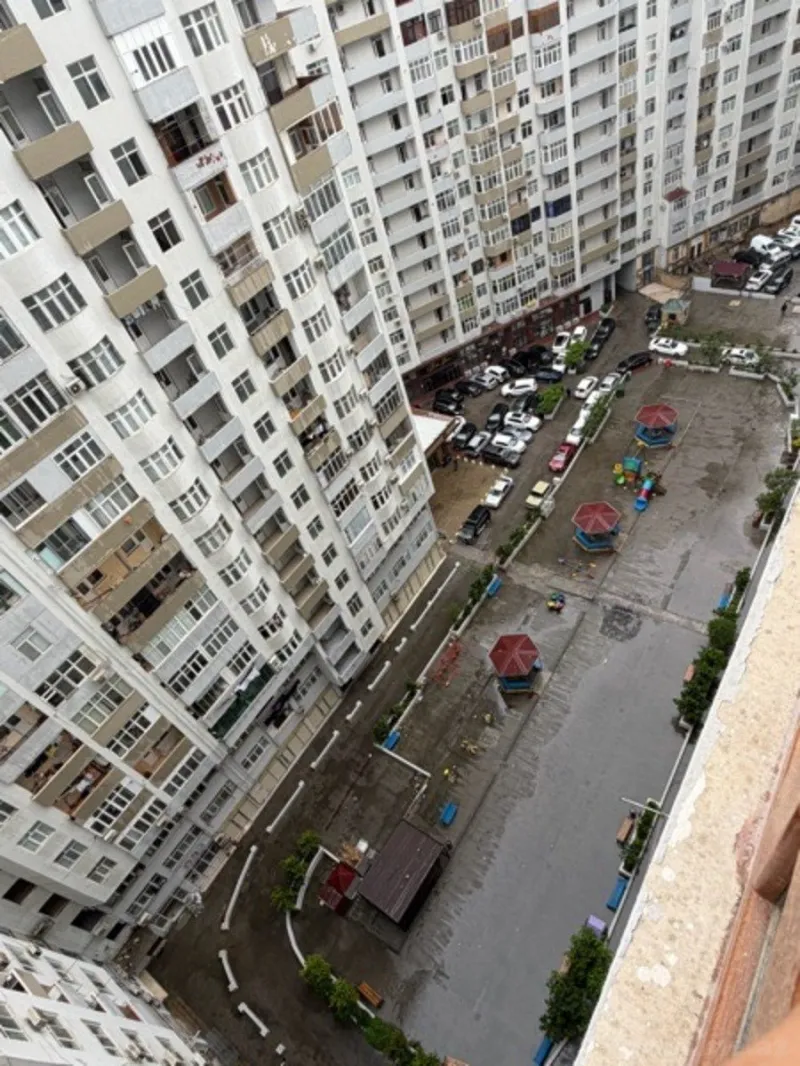 Satılır 3 otaqlı Mənzil Yeni tikili 130 m² 1-ci mikrorayon - şəkil 2