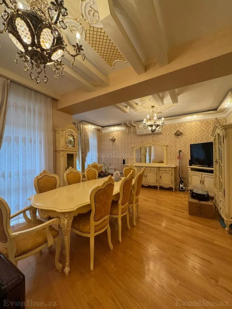 Satılır 3 otaqlı Mənzil Yeni tikili 141 m² 28 May m.