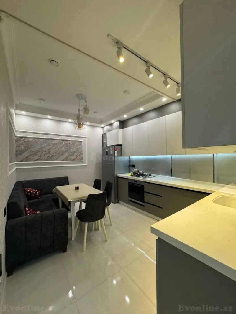 3 otaqlı Mənzil 97 m² Xətai m. Kirayə verilir
