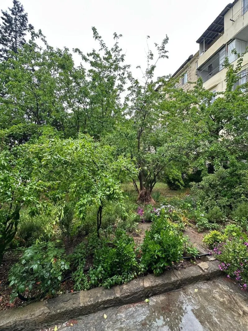 Bakı, Nizami r., Xalqlar Dostluğu m.da 4 otaqlı mənzil satılır