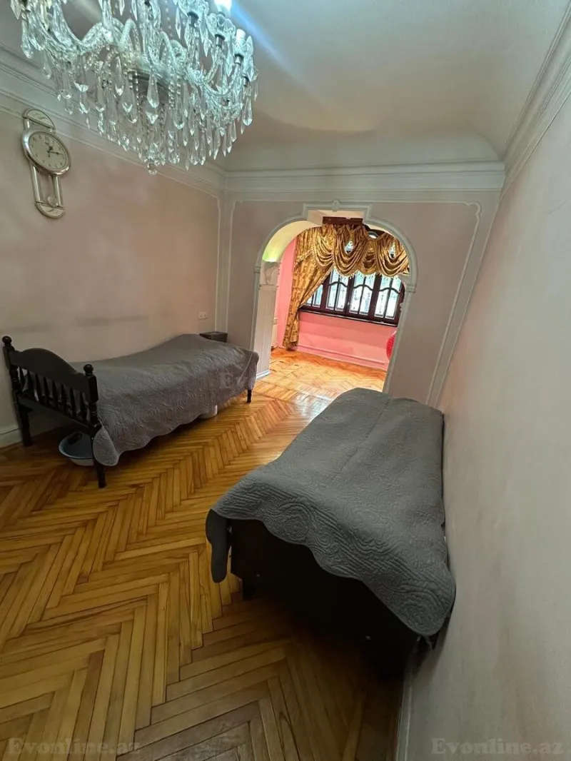 Satılır 4 otaqlı Mənzil Köhnə tikili 80 m² Xalqlar Dostluğu m. - şəkil 7