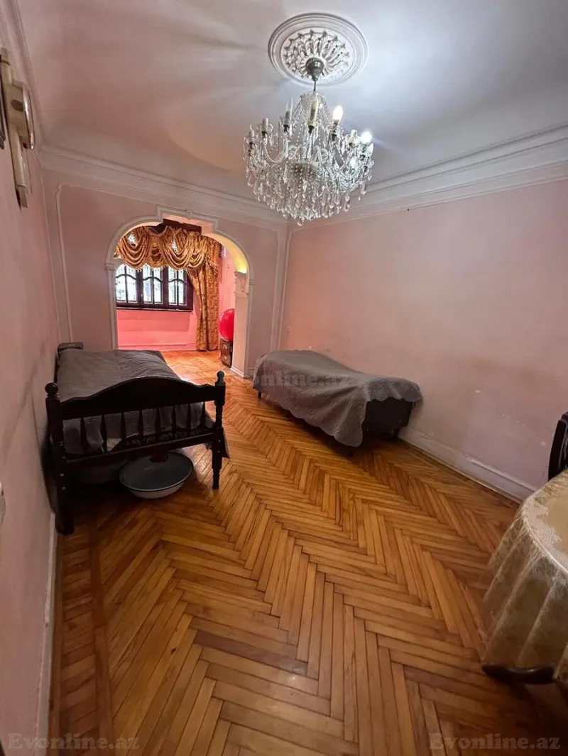 Satılır 4 otaqlı Mənzil Köhnə tikili 80 m² Xalqlar Dostluğu m. - şəkil 8