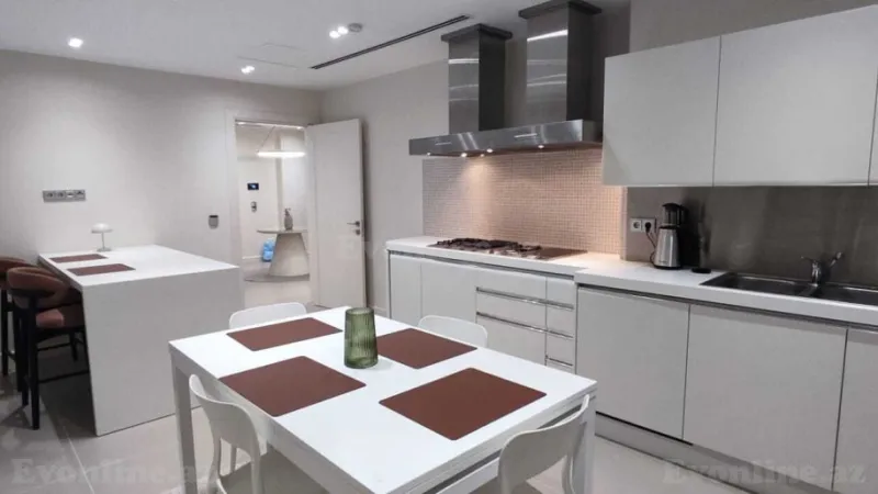 Kirayə verilir 4 otaqlı Mənzil Yeni tikili 350 m² İçərişəhər m. - şəkil 18