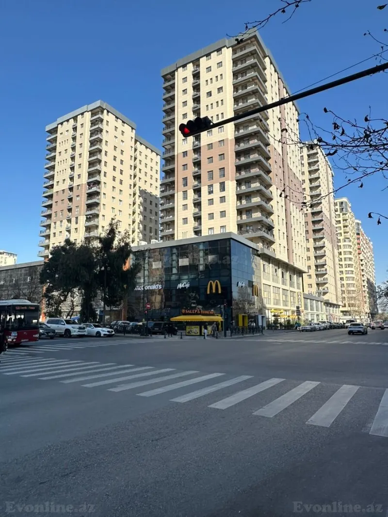 Bakı, Nəsimi r.da 3 otaqlı mənzil satılır