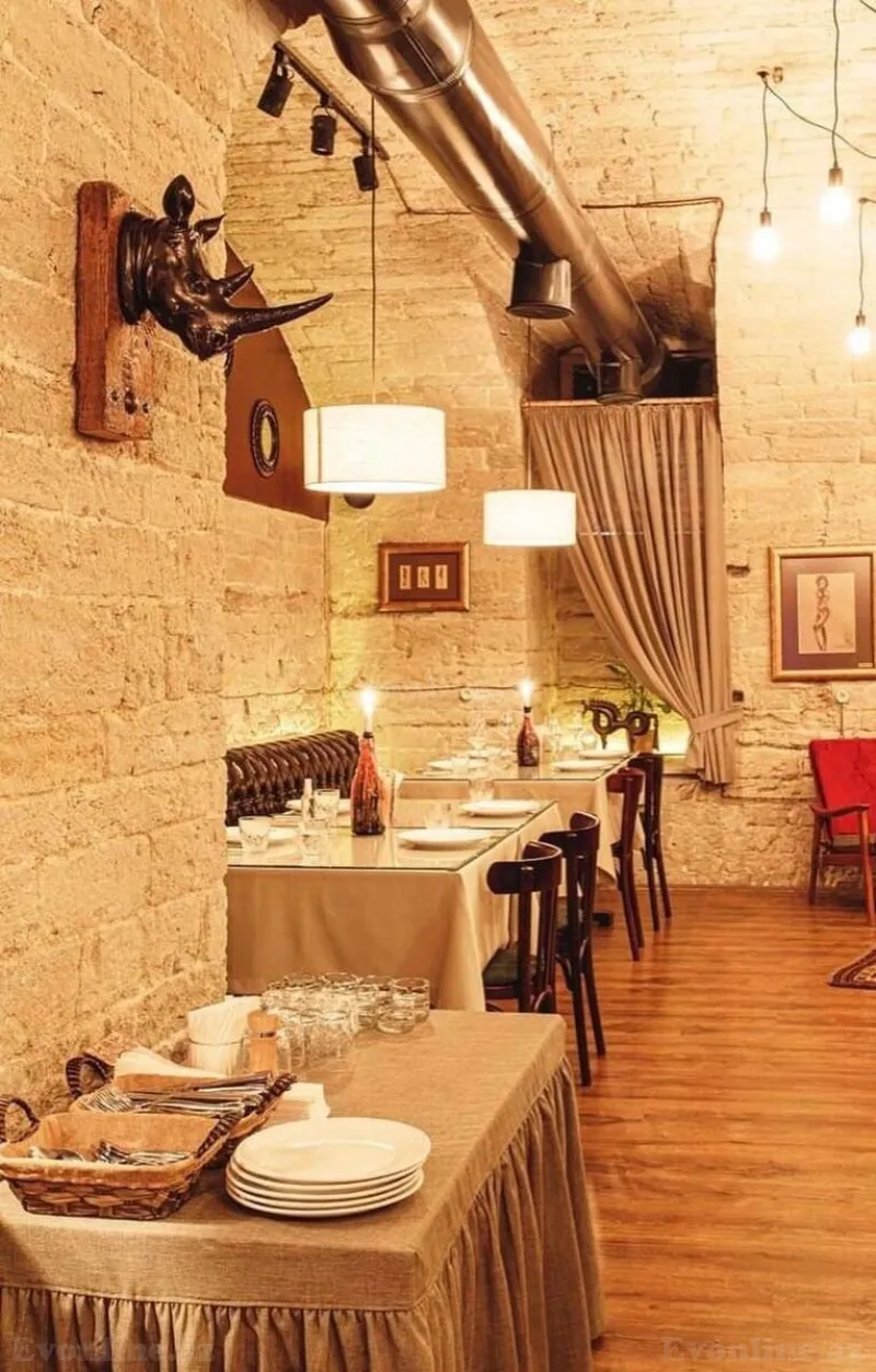 Kirayə verilir Obyekt 208 m² İçərişəhər m. - şəkil 2