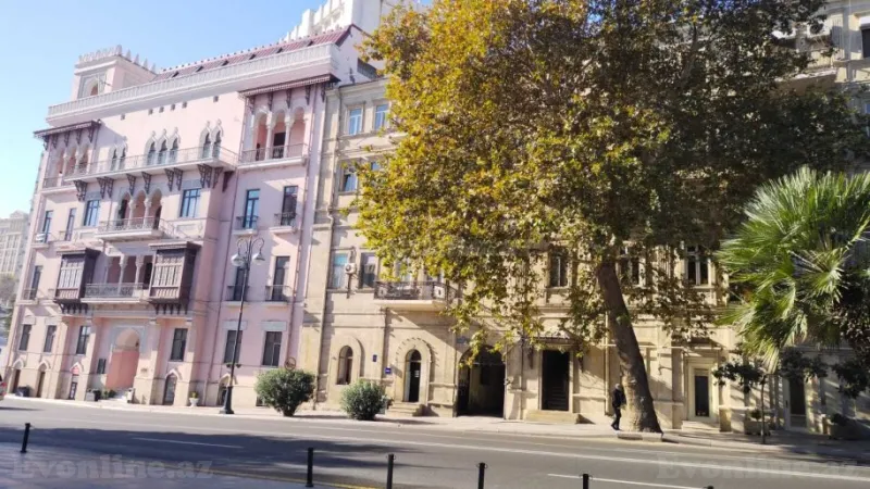 Bakı, Səbail r., İçərişəhər m.da 2 otaqlı ofis kirayə verilir