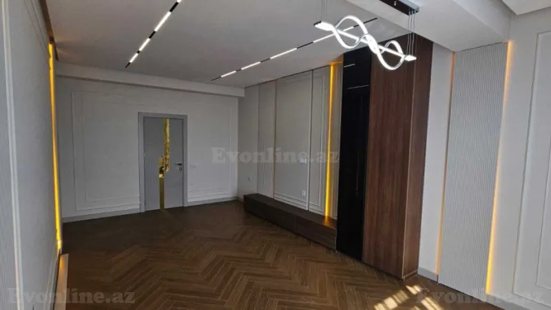 3 otaqlı Mənzil 120 m² İnşaatçılar m. Satılır
