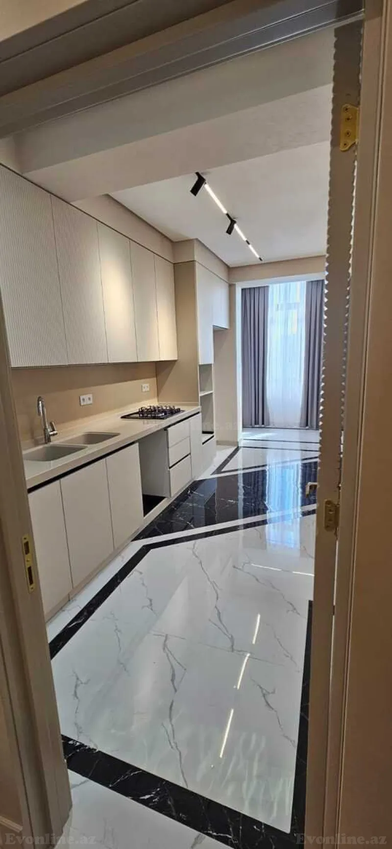 Satılır 3 otaqlı Mənzil Yeni tikili 120 m² İnşaatçılar m. - şəkil 13