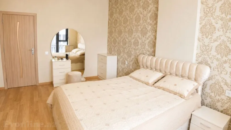 Kirayə verilir 2 otaqlı Mənzil Yeni tikili 95 m² İçərişəhər m. - şəkil 2