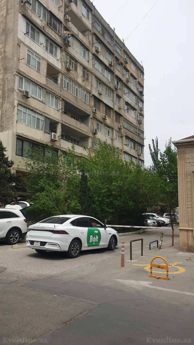 Bakı, Nərimanov r., Nəriman Nərimanov m., H.Əliyev pr.da 4 otaqlı mənzil satılır
