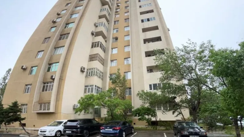 Bakı, Xətai r., Xətai m.da 3 otaqlı mənzil satılır