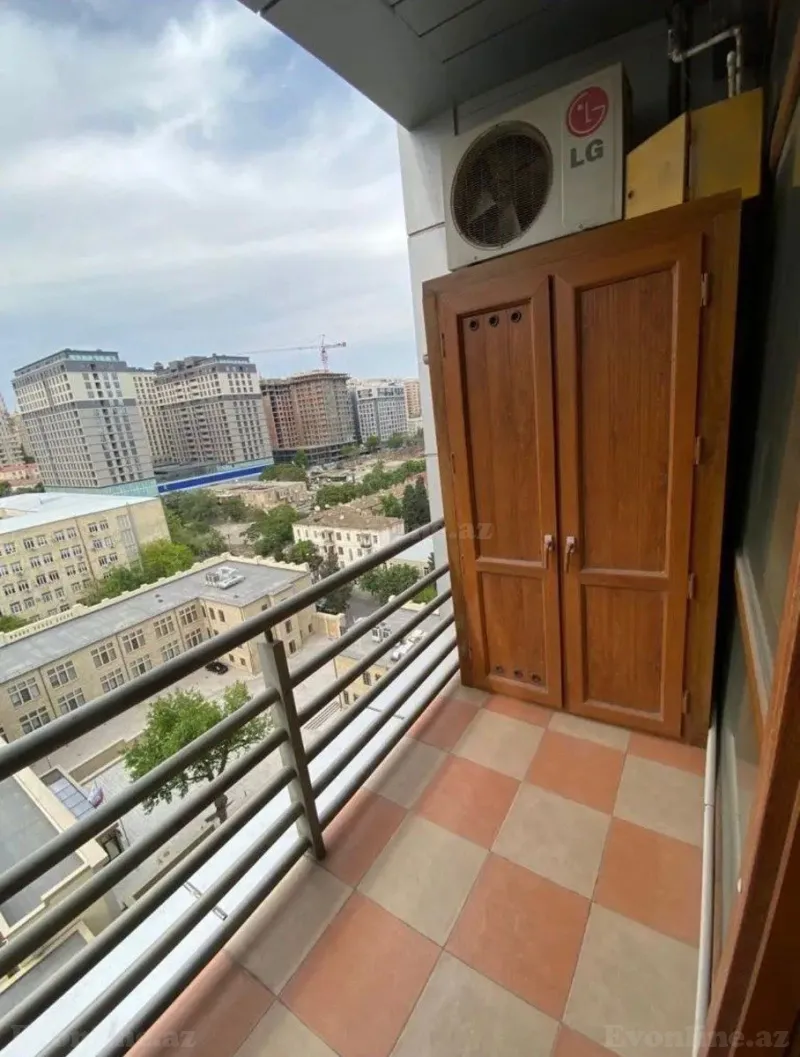 Satılır 3 otaqlı Mənzil Yeni tikili 135 m² 28 May m. - şəkil 16