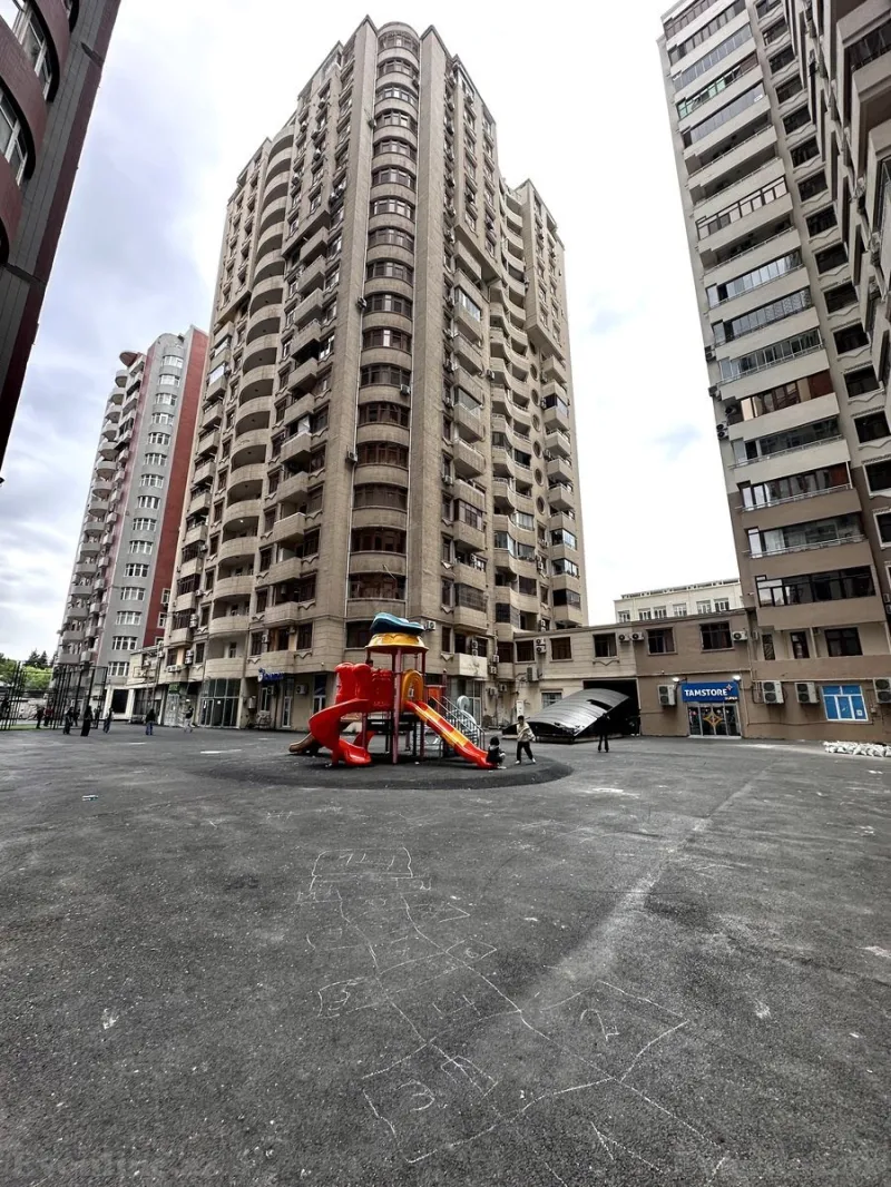 3 otaqlı Mənzil 95 m² Xətai m. Satılır