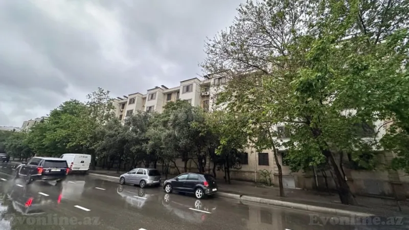2 otaqlı Mənzil 55 m² İnşaatçılar m. Satılır
