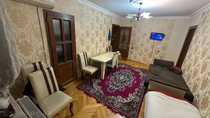Satılır 2 otaqlı Mənzil Köhnə tikili 55 m² İnşaatçılar m. - şəkil 2