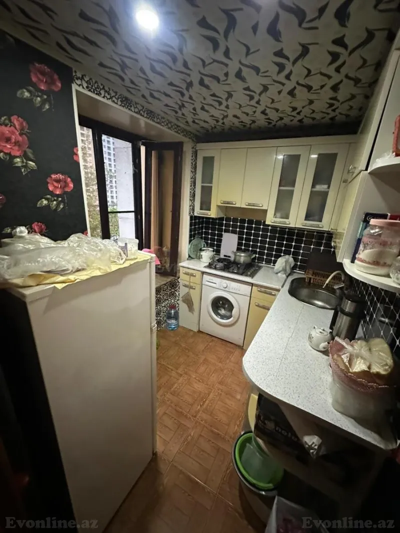 Satılır 2 otaqlı Mənzil Köhnə tikili 55 m² İnşaatçılar m. - şəkil 3